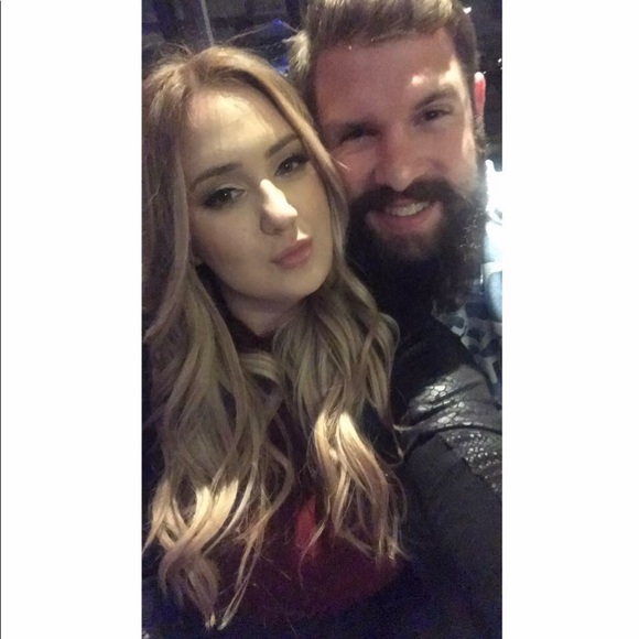 Meet your Posher!! 💖✨ - Picture 2 of 4